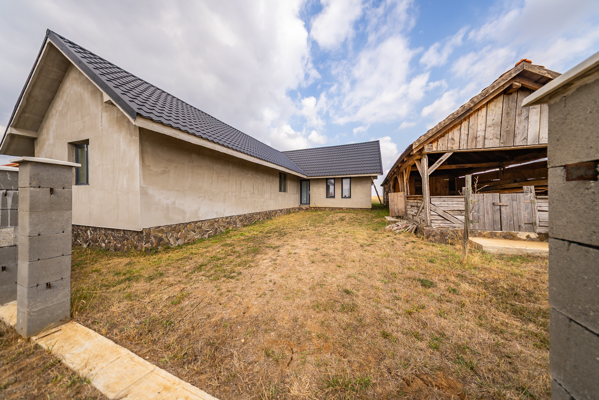 Casă de vânzare cu 3 camere in Alunis