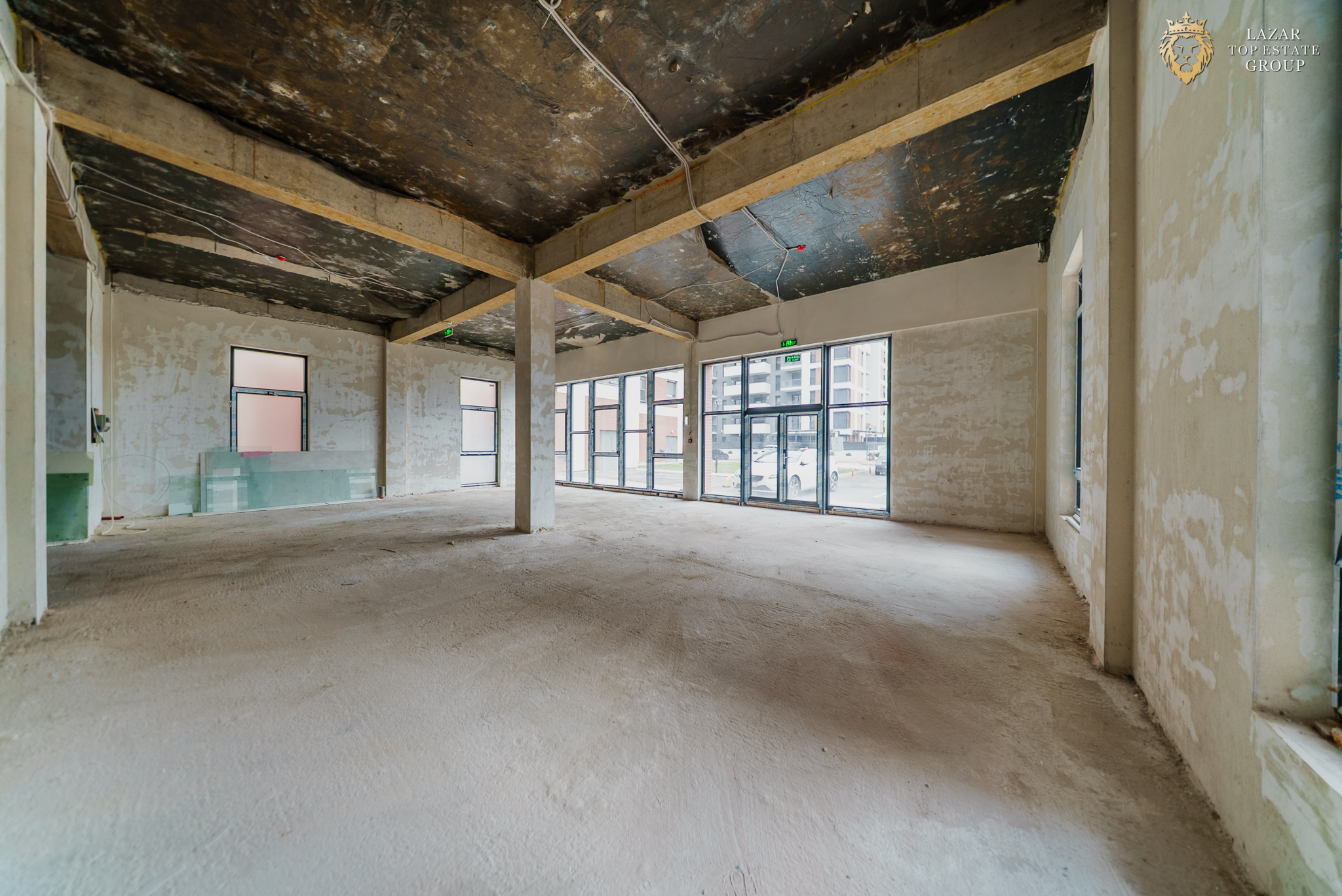 Spatiu Comercial Premium – 370 mp, Vitrină 13 m, 3 Intrări • Adora Par