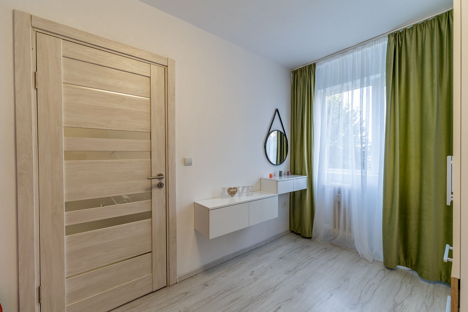 Apartament 3 camere modern in Intim