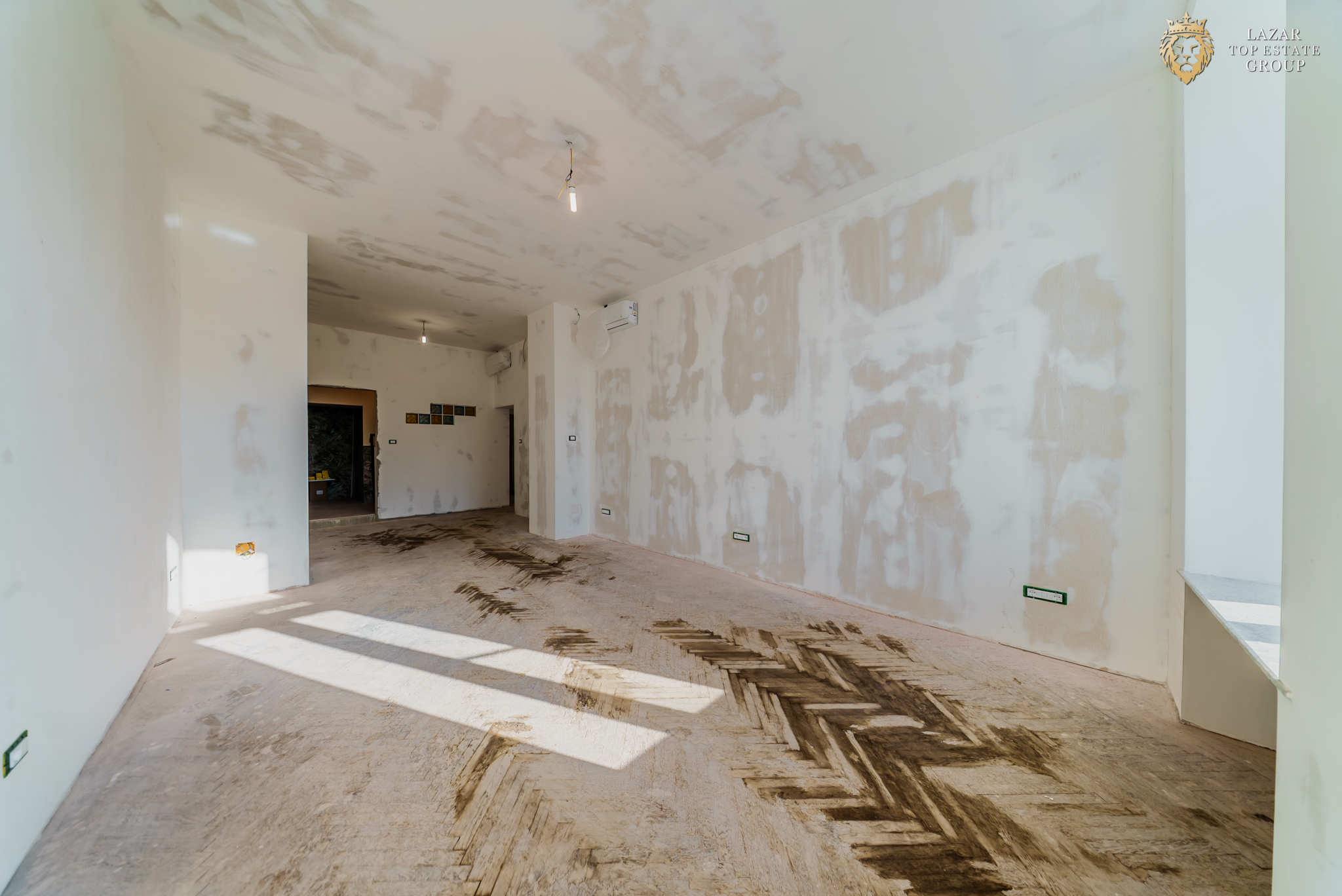 Apartament clasic 4 camere de vanzare Unirii