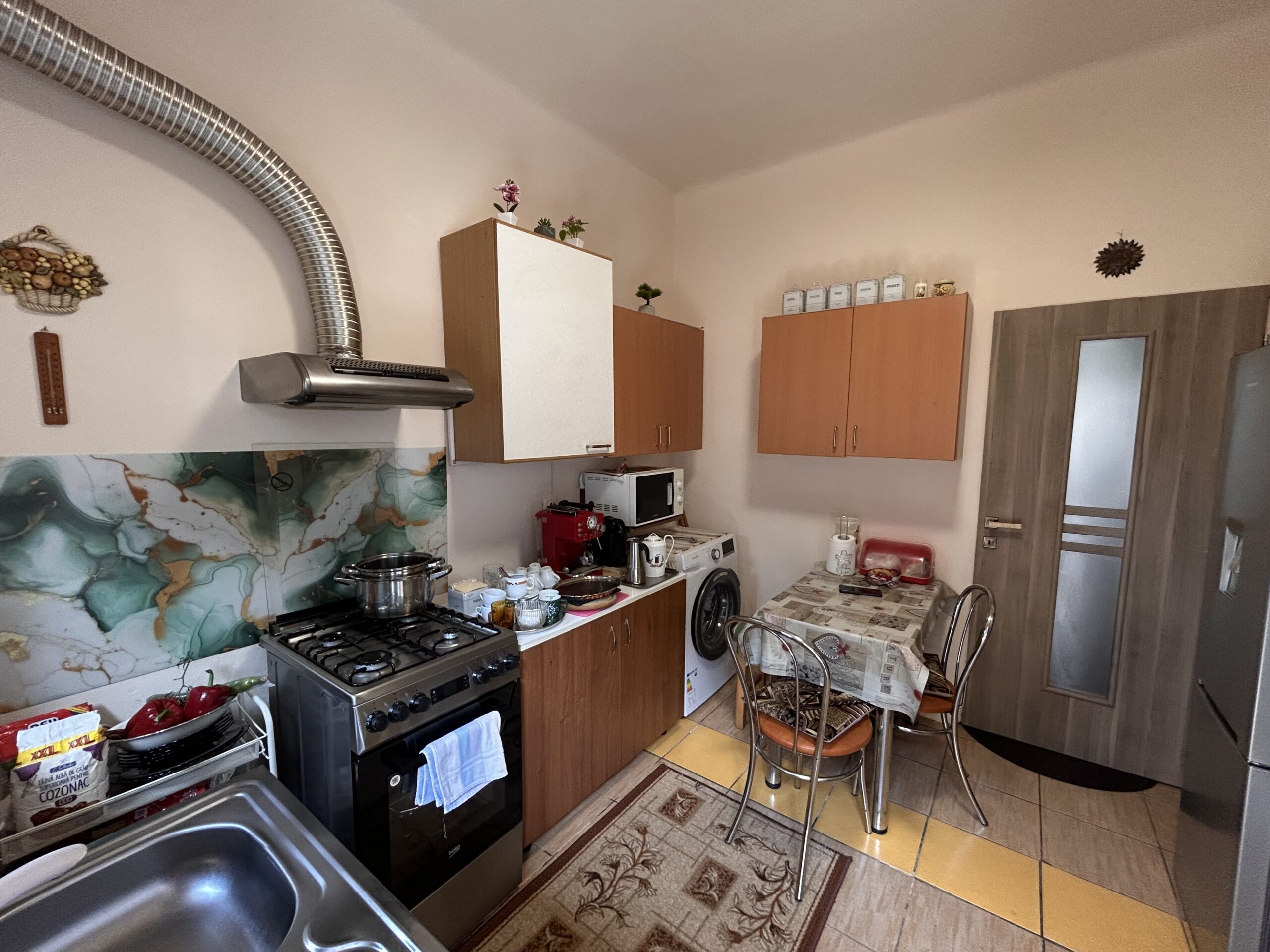 Apartament la casa de vanzare zona Boul Rosu
