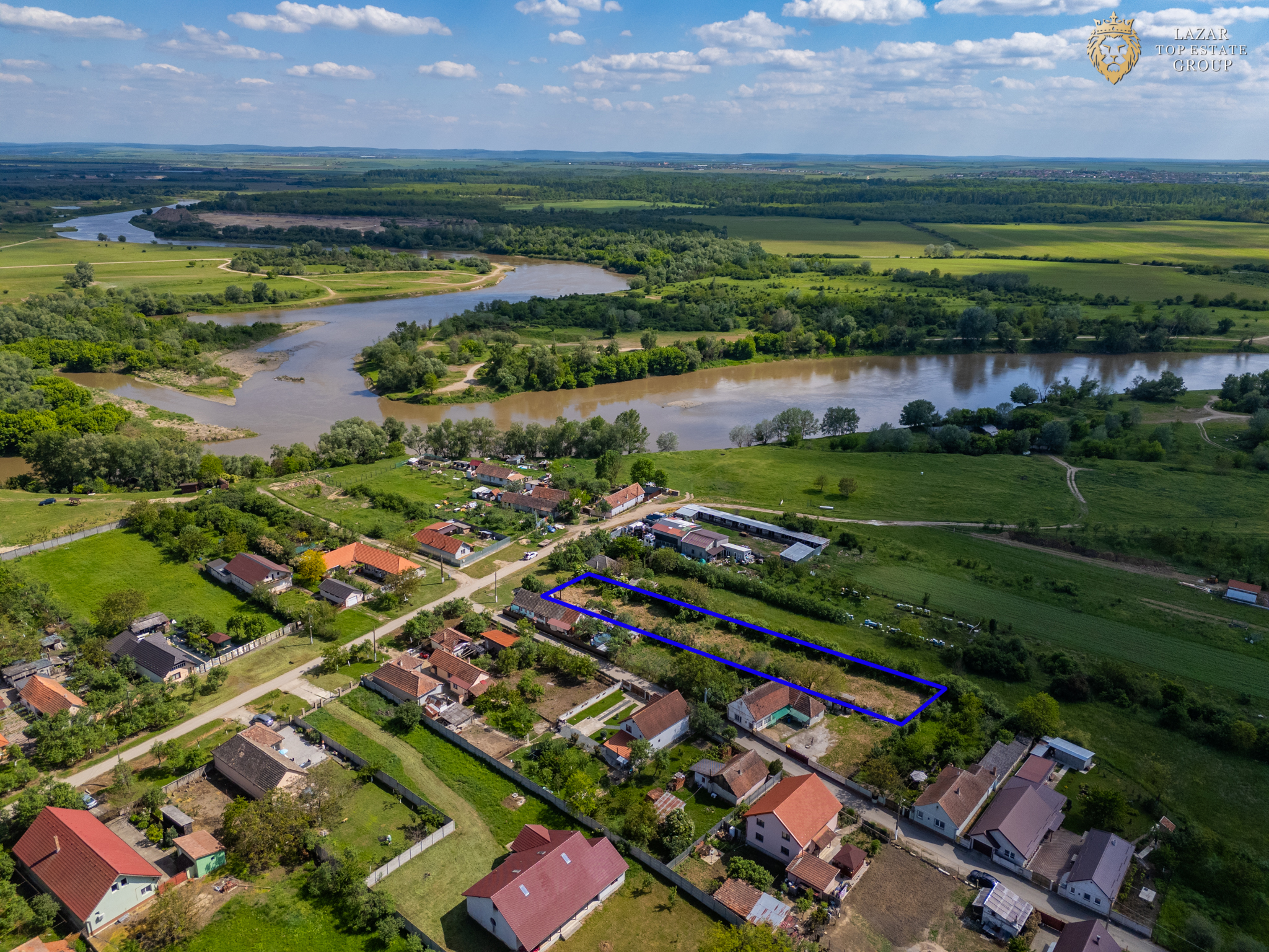 Teren intravilan 400 mp de vanzare in Sanpaul