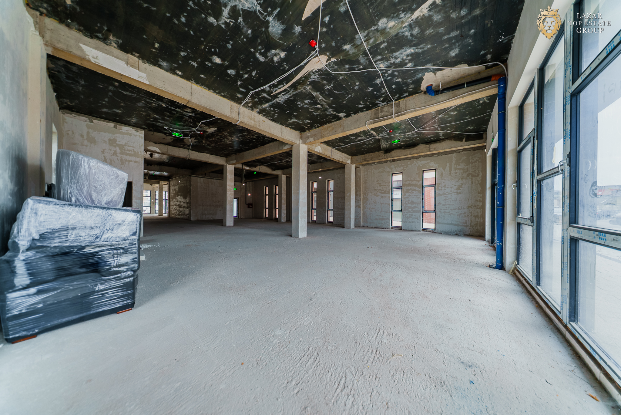 Spatiu Comercial Premium – 370 mp, Vitrină 13 m, 3 Intrări • Adora Par