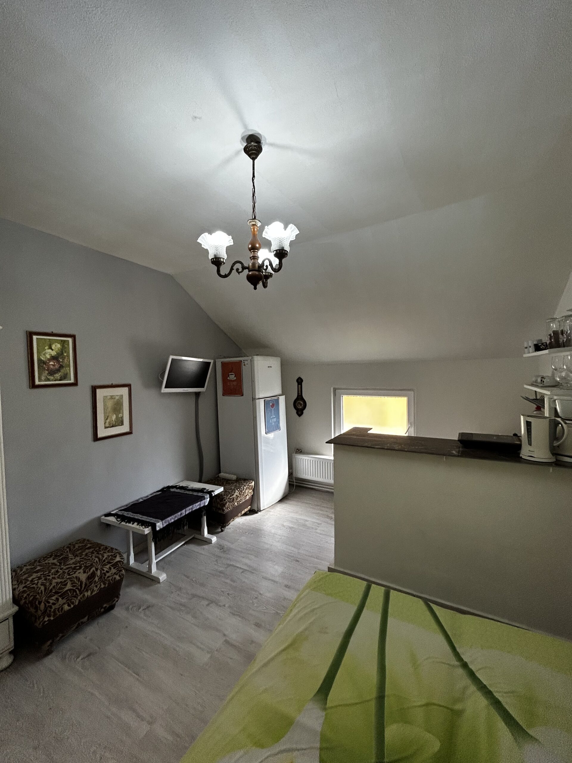 Apartament 2 camere la casa Parneava de inchiriat