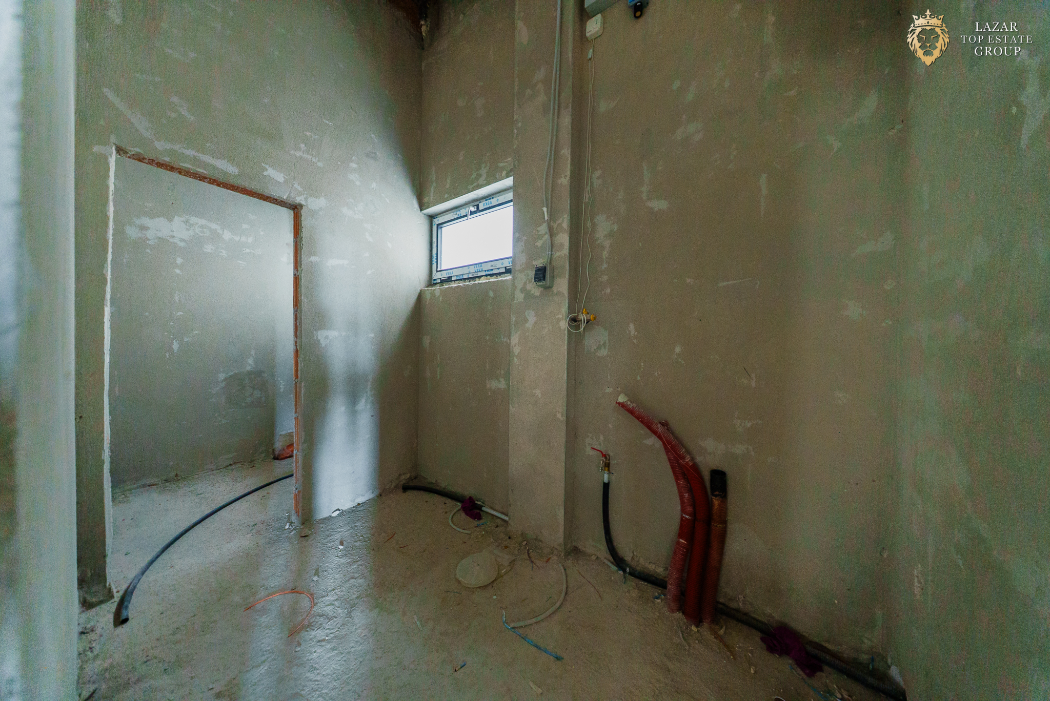 Spatiu Comercial Premium – 370 mp, Vitrină 13 m, 3 Intrări • Adora Par