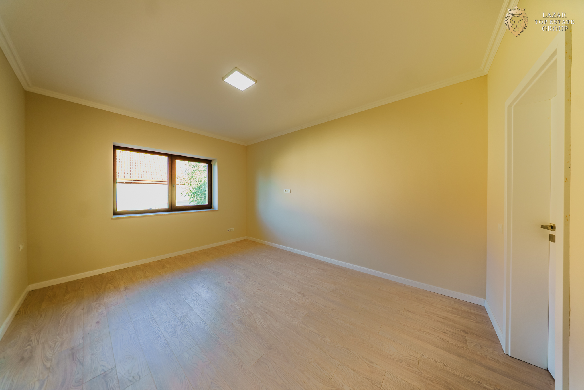 Apartament nou +curte cu terasa 4 camere in Gai