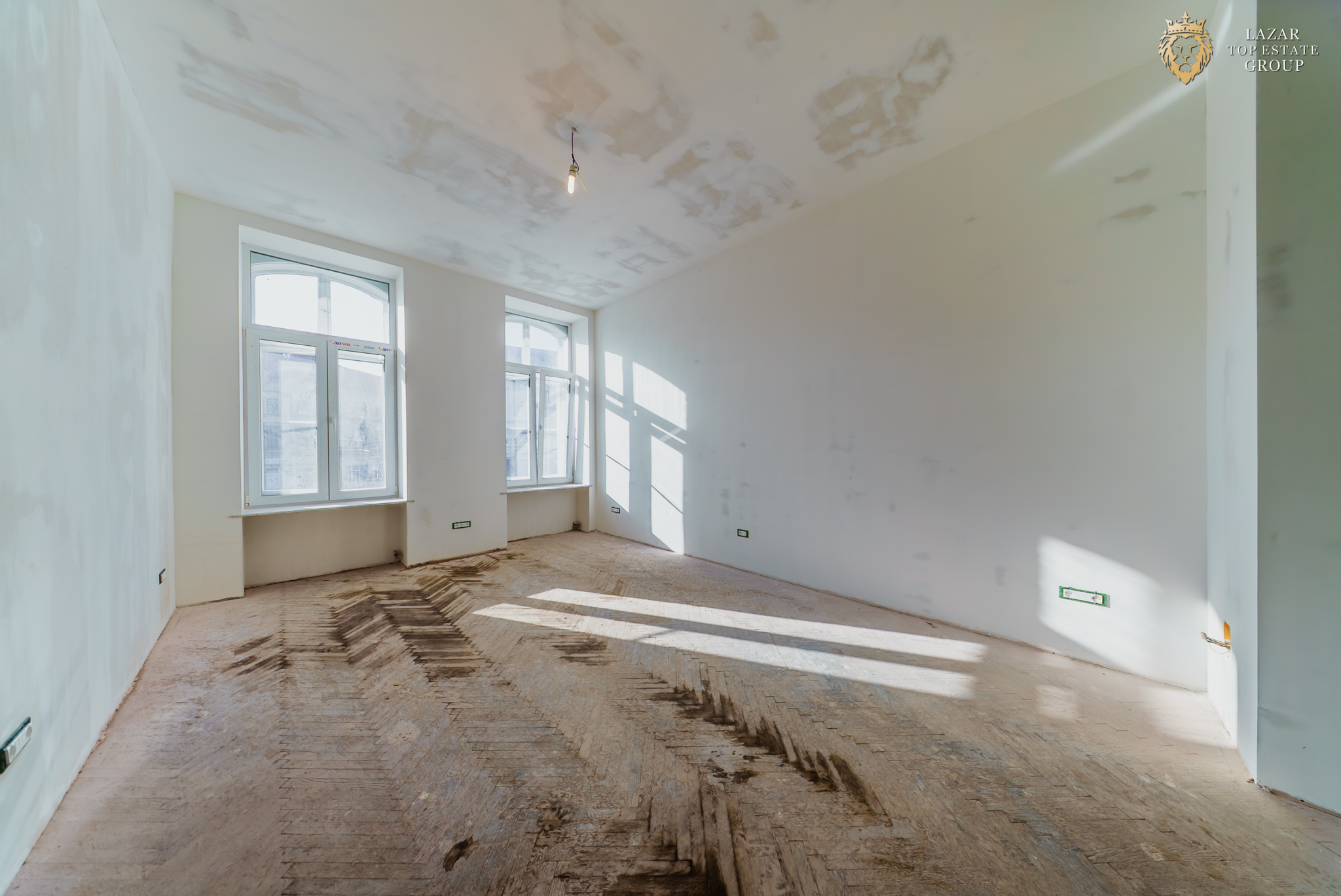 Apartament clasic 4 camere de vanzare Unirii