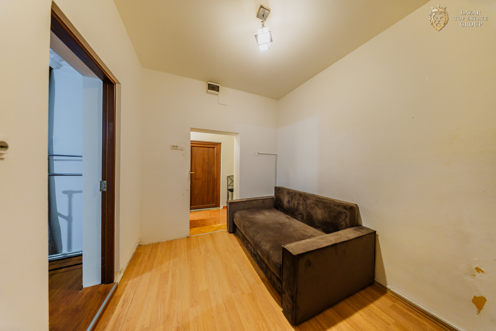 Apartament 2 camere la casa de vanzare in Arad