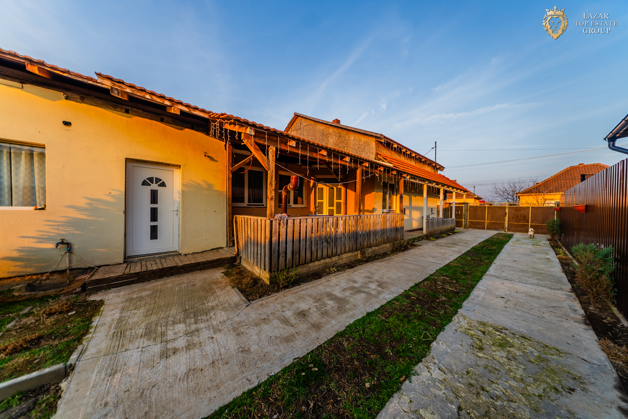 Casa de vanzare 7 camere Santana