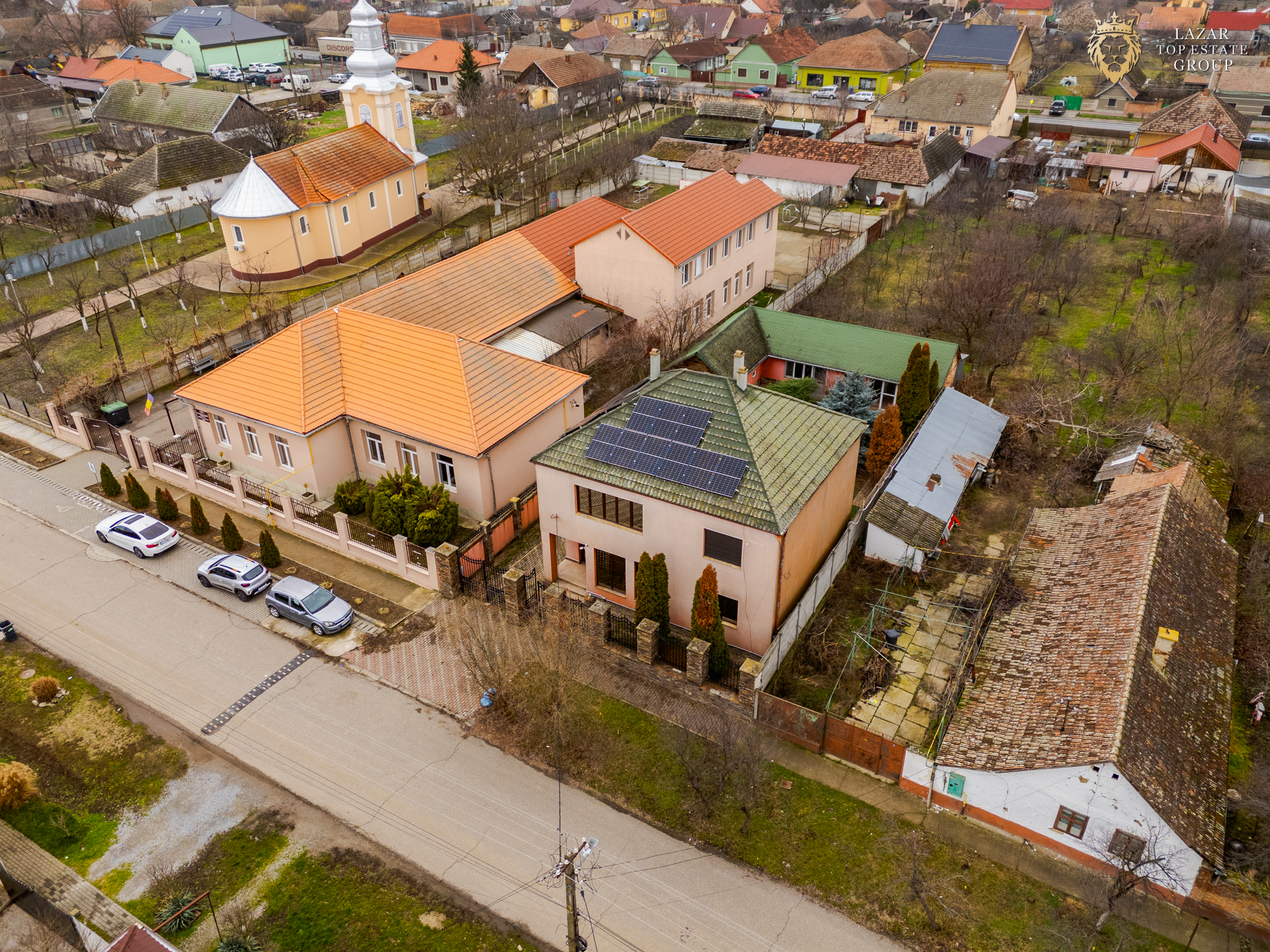 Vilă 5 camere de Vanzare Chișineu-Criș