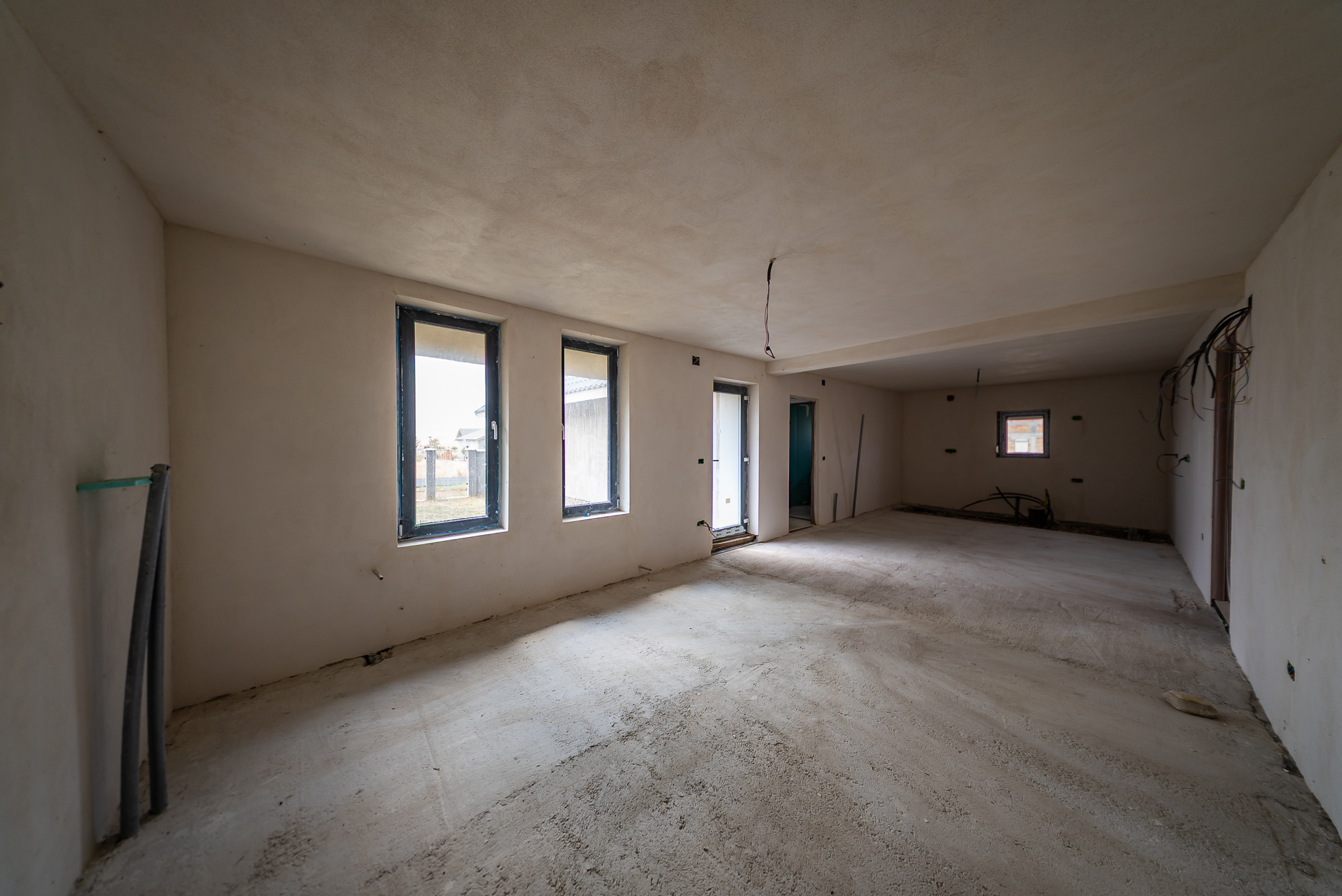 Casă de vânzare cu 3 camere in Alunis