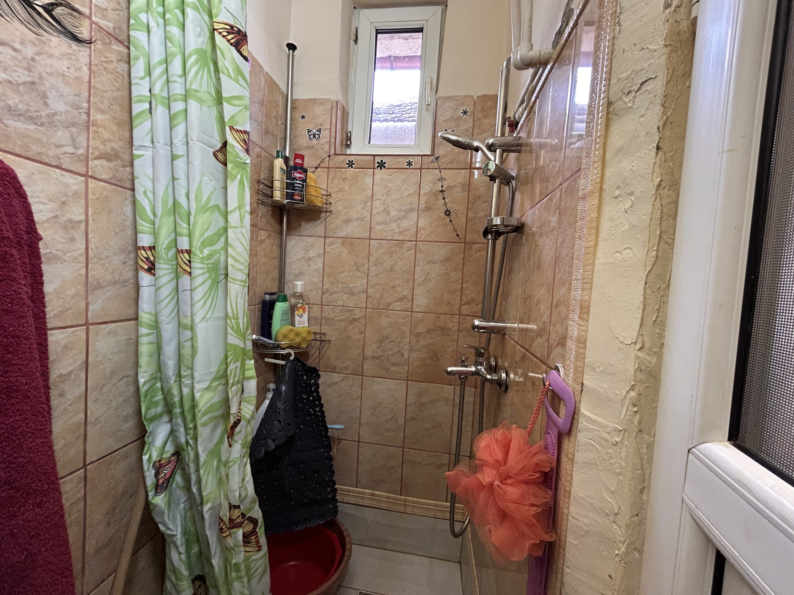 Apartament la casa de vanzare zona Boul Rosu