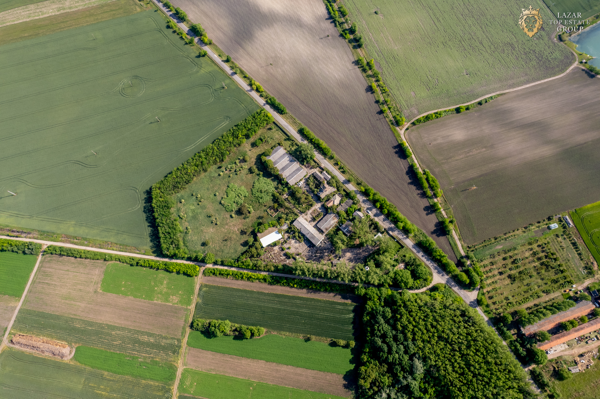 Cladire industriala de vanzare cu potential 3,5 ha in Batania