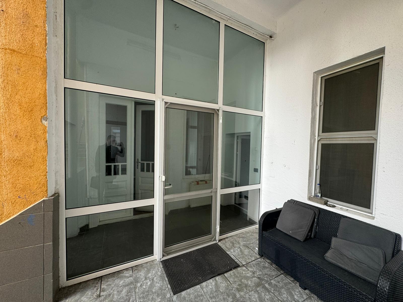 Casa 4 camere de închiriat zona centrala