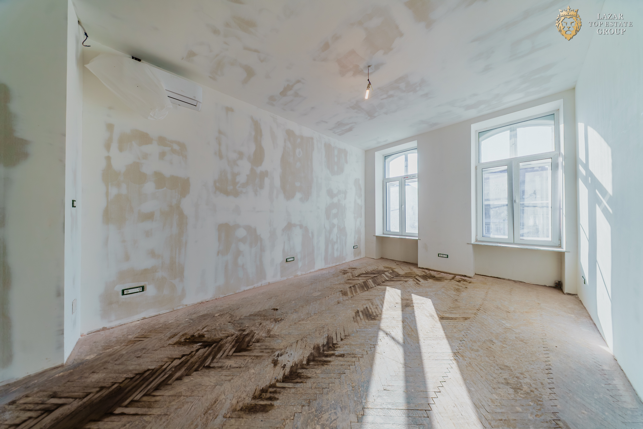 Apartament clasic 4 camere de vanzare Unirii
