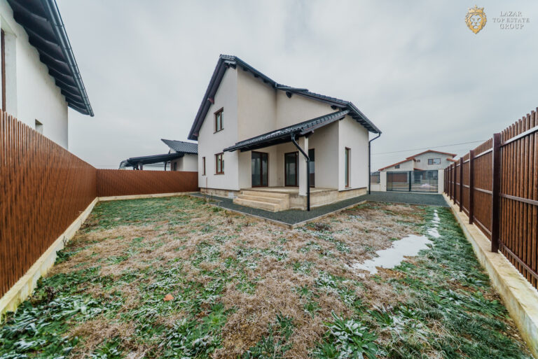 Vilă noua P+M in Sanleani