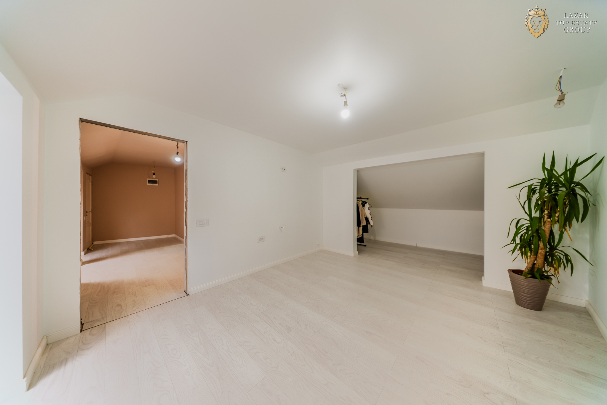 Vila moderna minimalista de vanzare in Arad