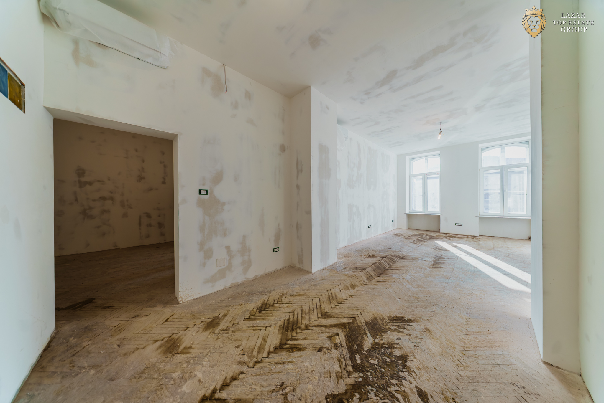 Apartament clasic 4 camere de vanzare Unirii