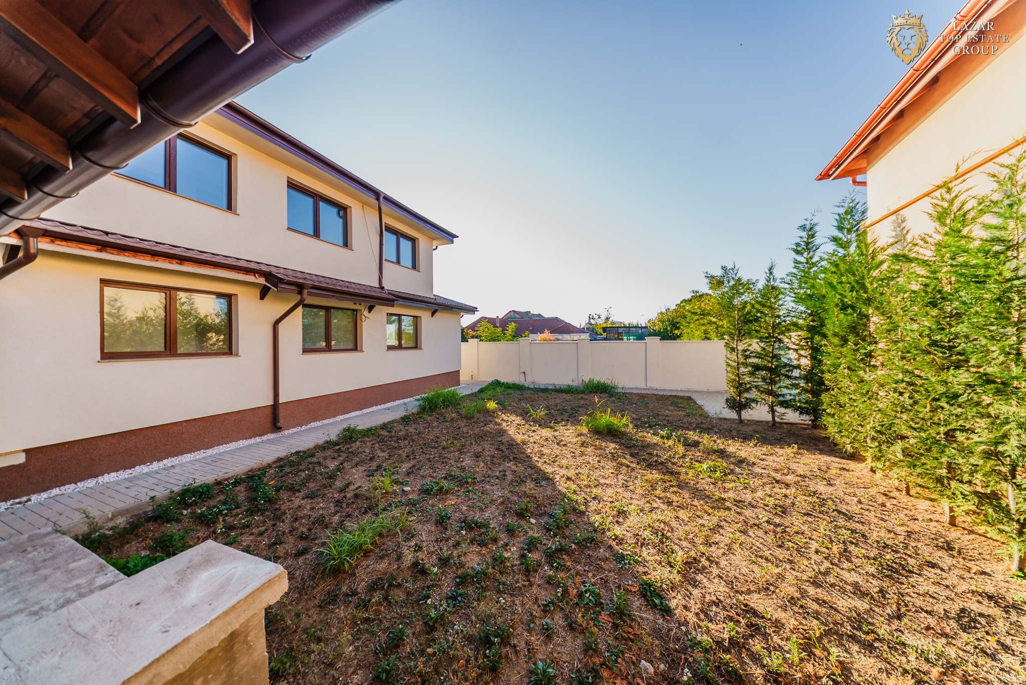 Apartament nou +curte cu terasa 4 camere in Gai