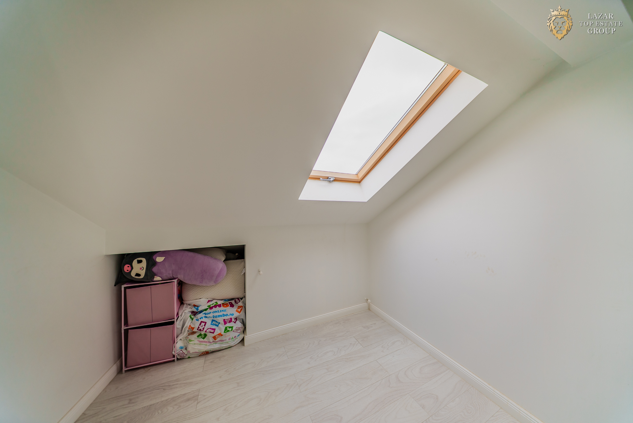 Vila moderna minimalista de vanzare in Arad