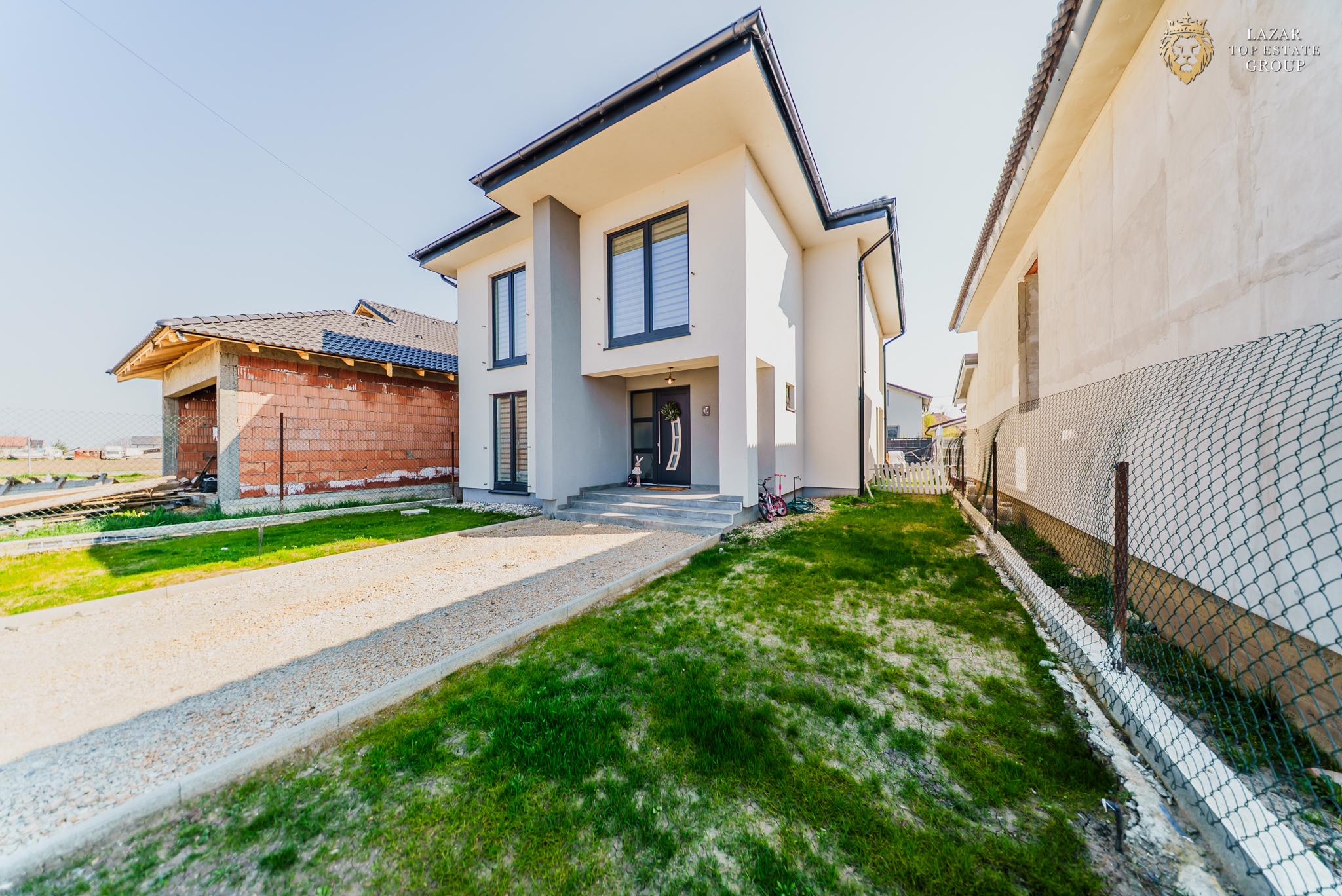 Casa moderna de vanzare in Livada