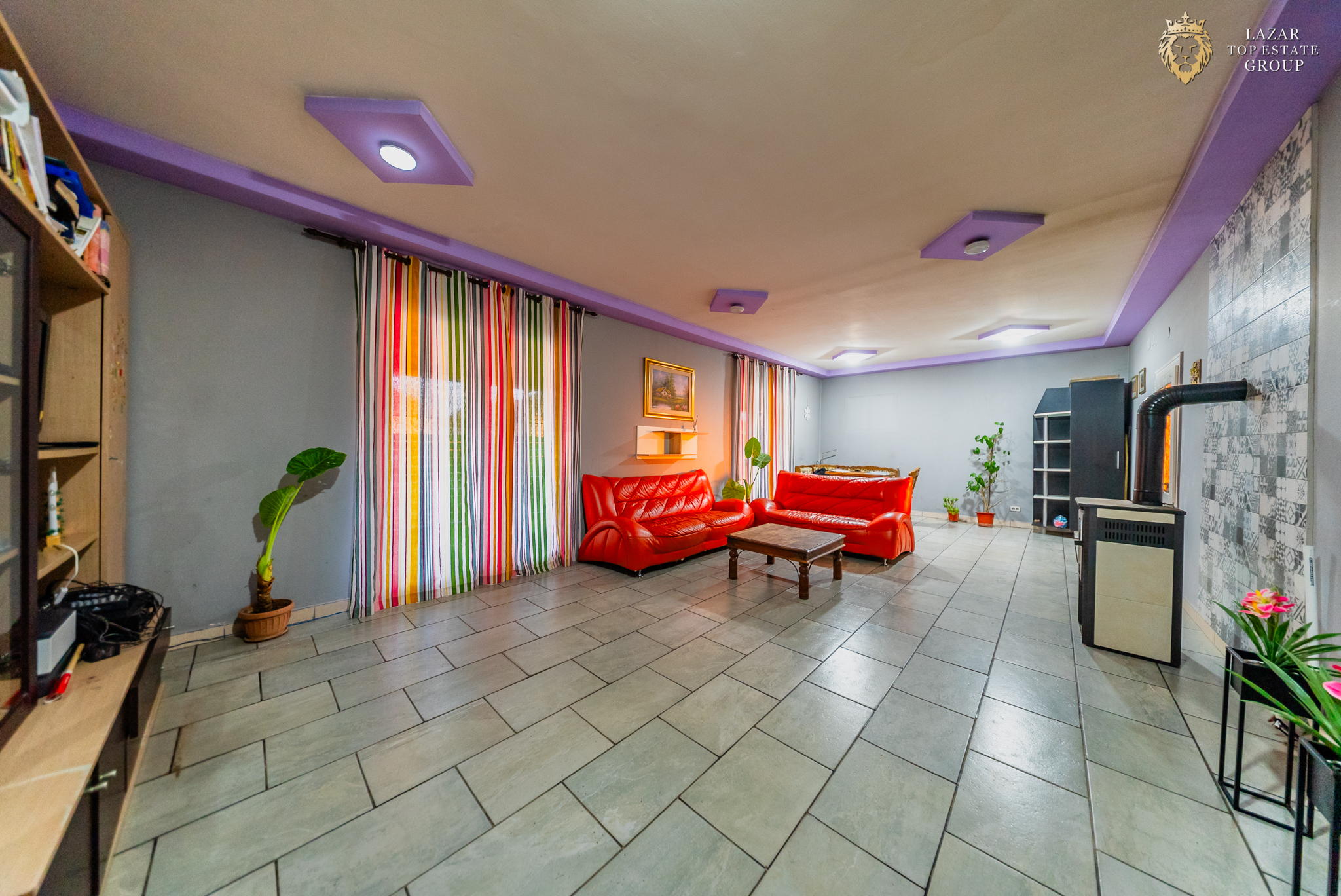 Casa de vanzare 7 camere Santana