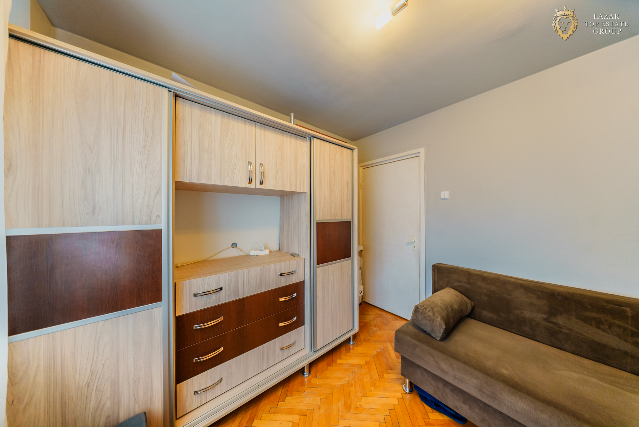 Apartament 2 camere de vanzare in Vlaicu