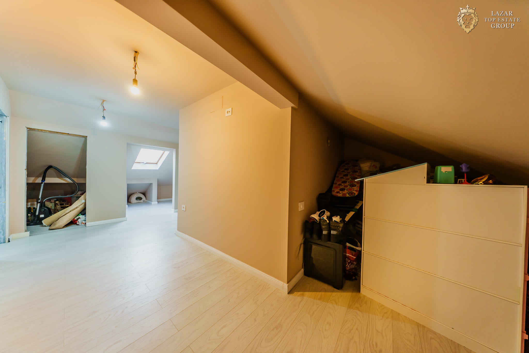 Vila moderna minimalista de vanzare in Arad