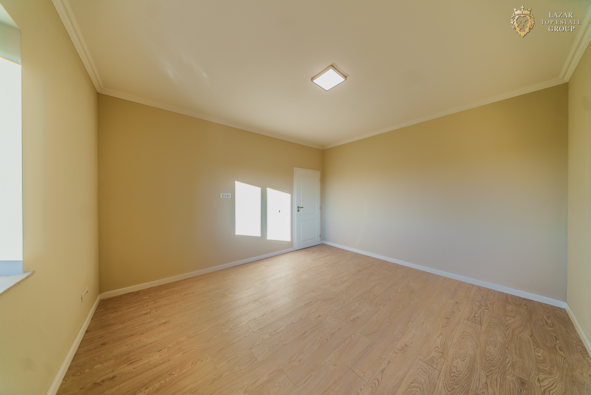 Apartament nou +curte cu terasa 4 camere in Gai
