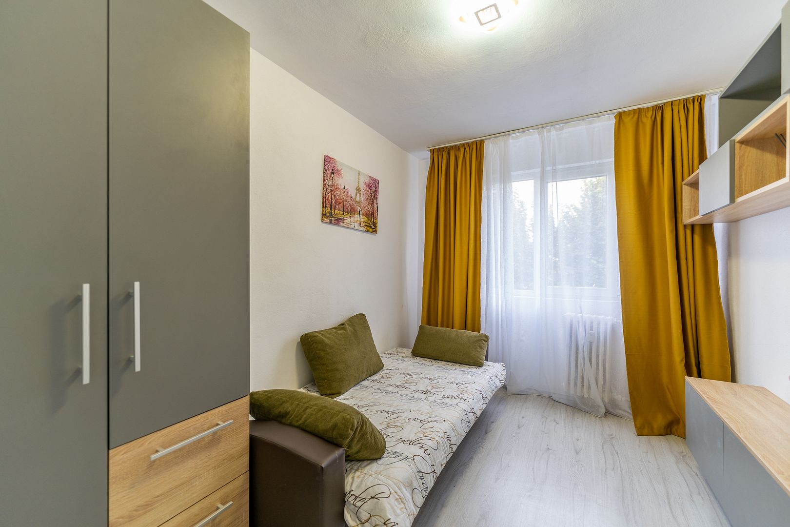 Apartament 3 camere modern in Intim