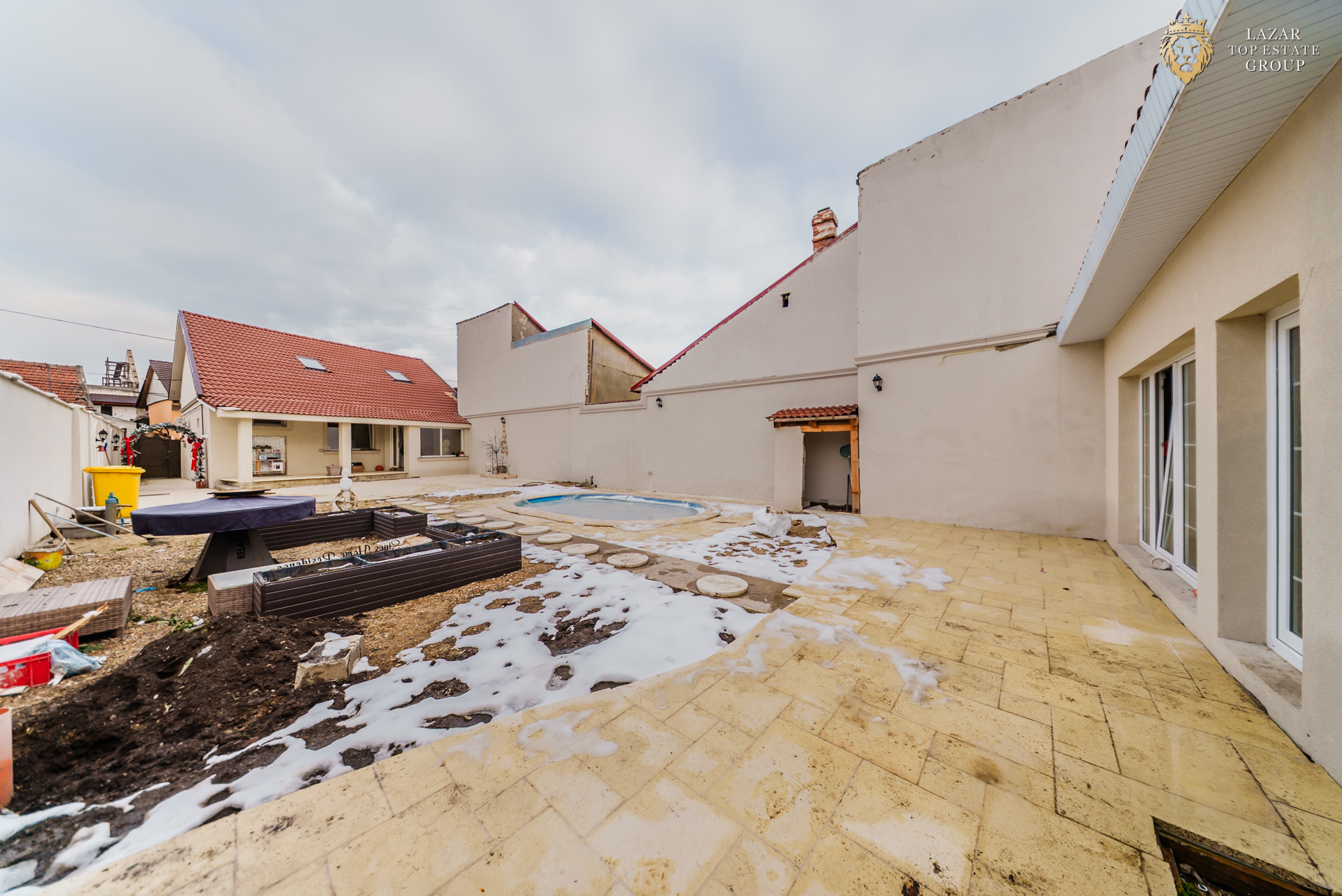Vila moderna minimalista de vanzare in Arad