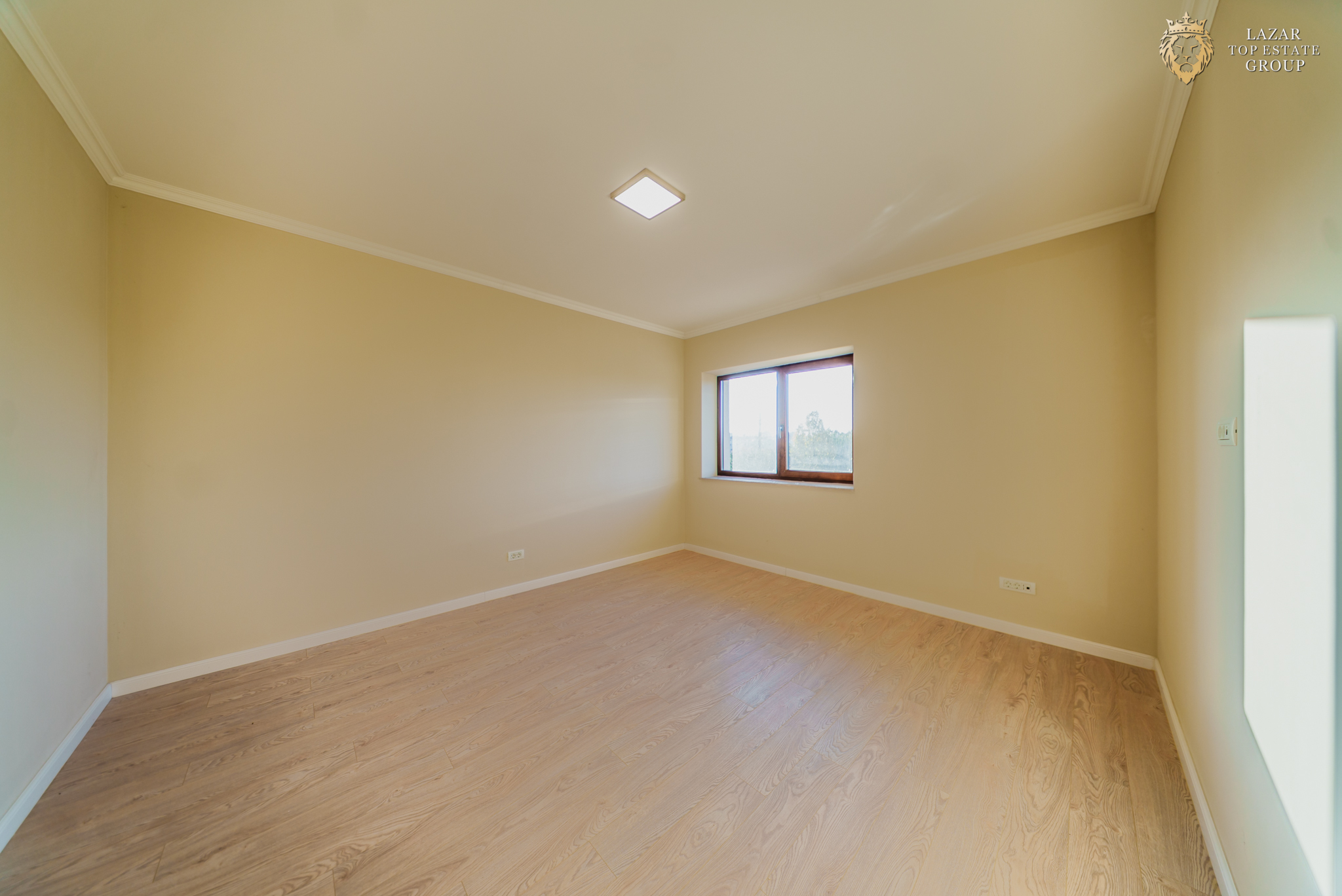 Apartament nou +curte cu terasa 4 camere in Gai