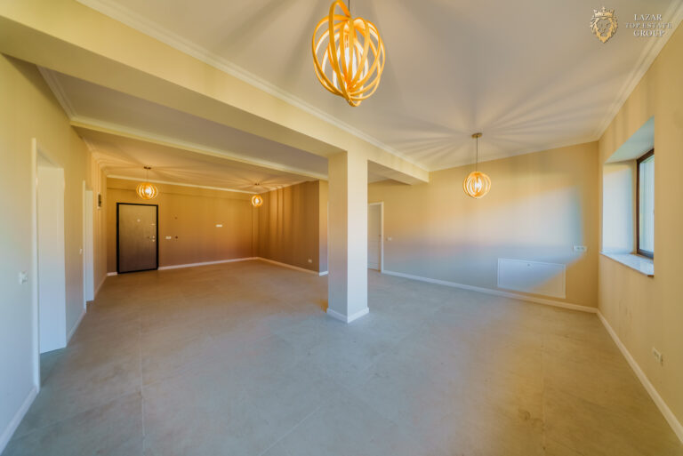 Apartament nou +curte cu terasa 4 camere in Gai
