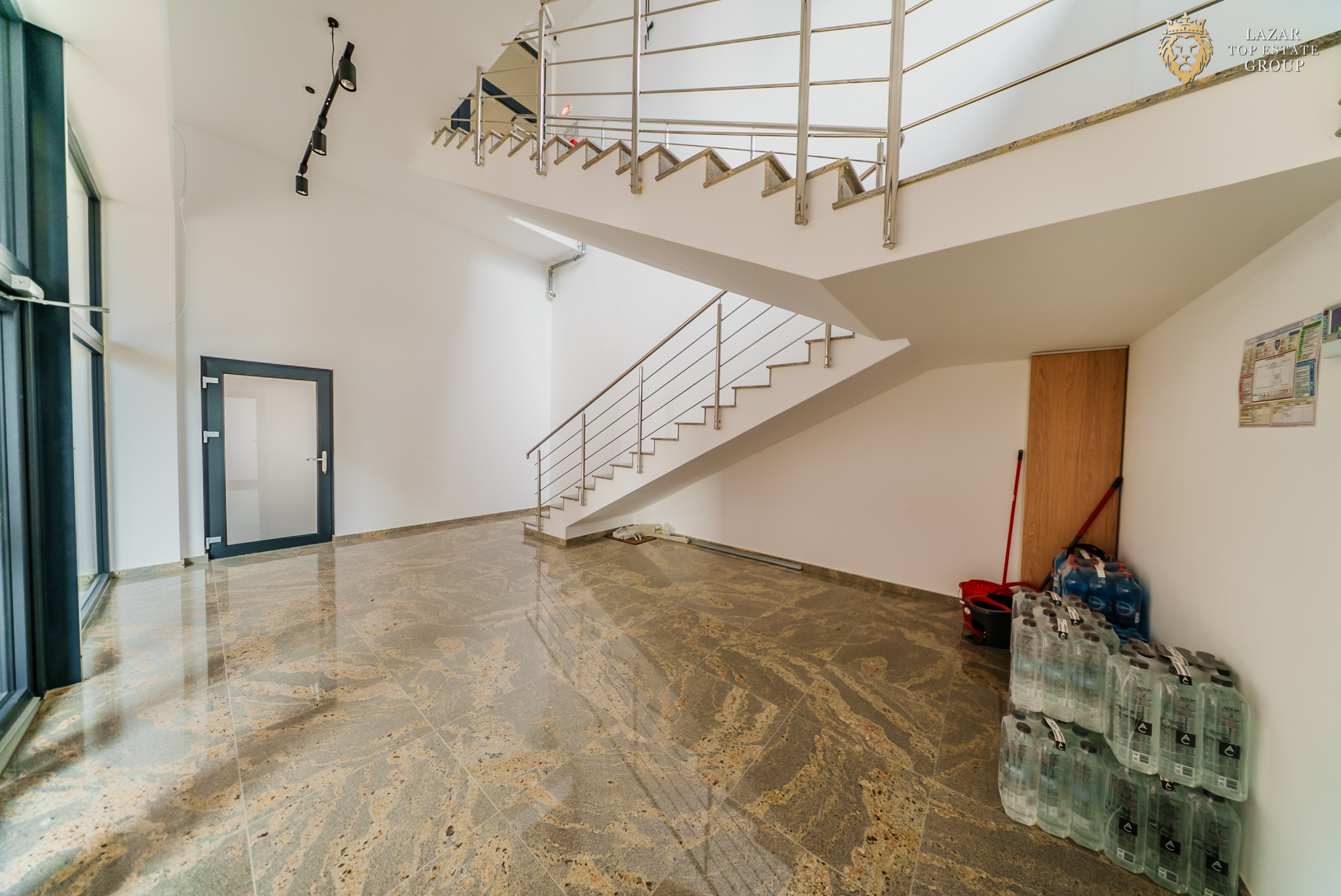 Spatiu Comercial Premium – 370 mp, Vitrină 13 m, 3 Intrări • Adora Par