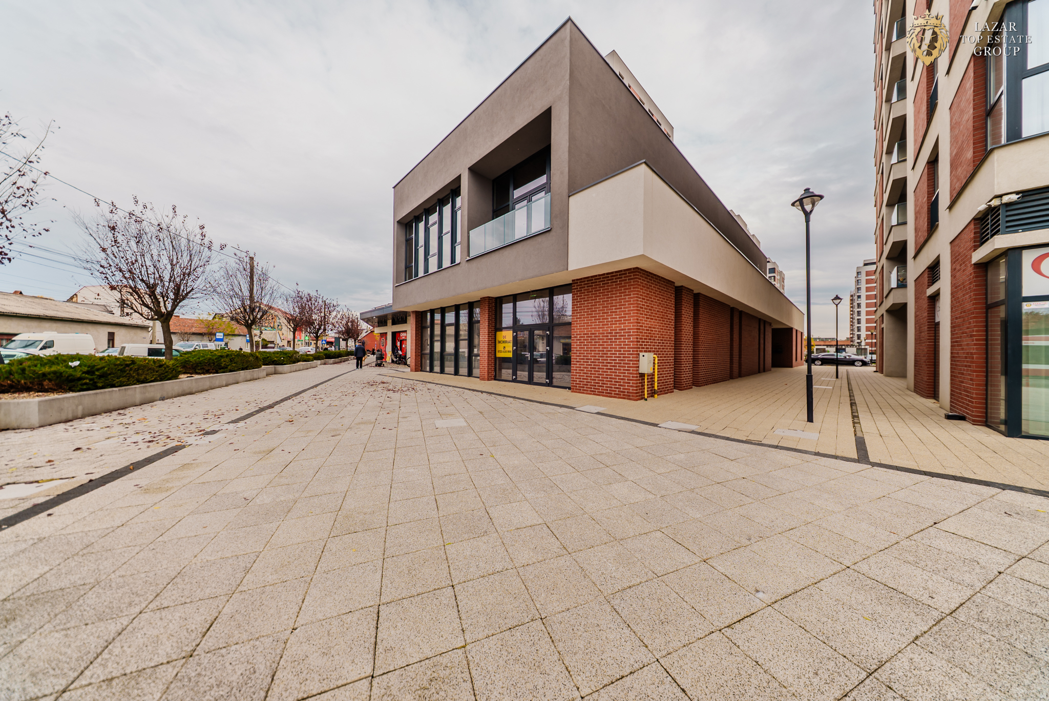 Spatiu Comercial Premium – 370 mp, Vitrină 13 m, 3 Intrări • Adora Par