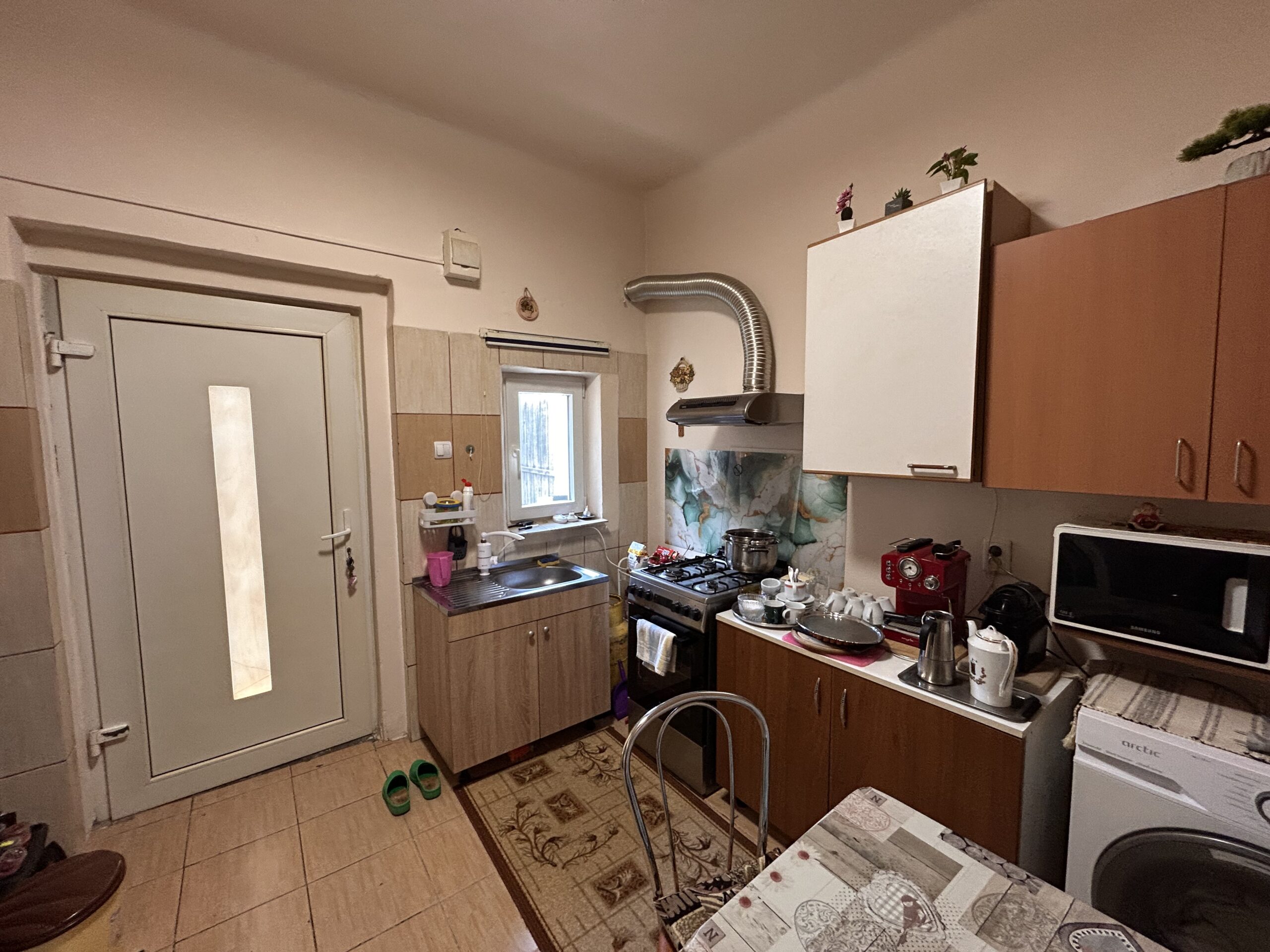 Apartament la casa de vanzare zona Boul Rosu