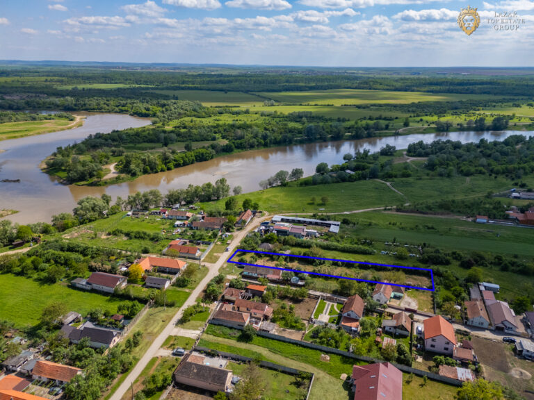Teren intravilan 400 mp de vanzare in Sanpaul