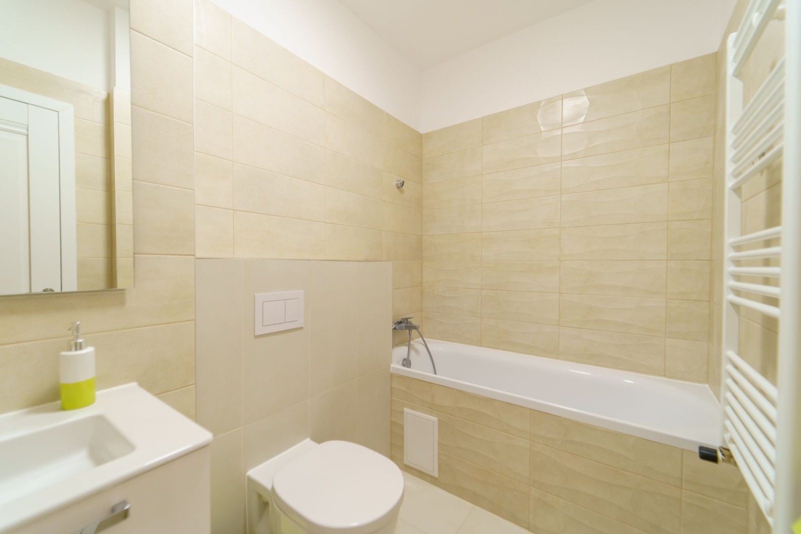 Apartament Adora 2 camere de inchiriat