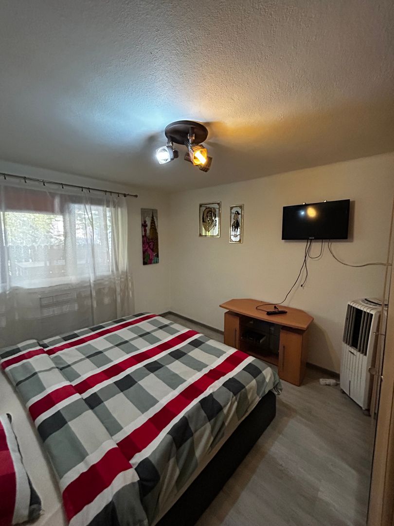 Apartament de inchiriat 2 camere, Zona Parneava