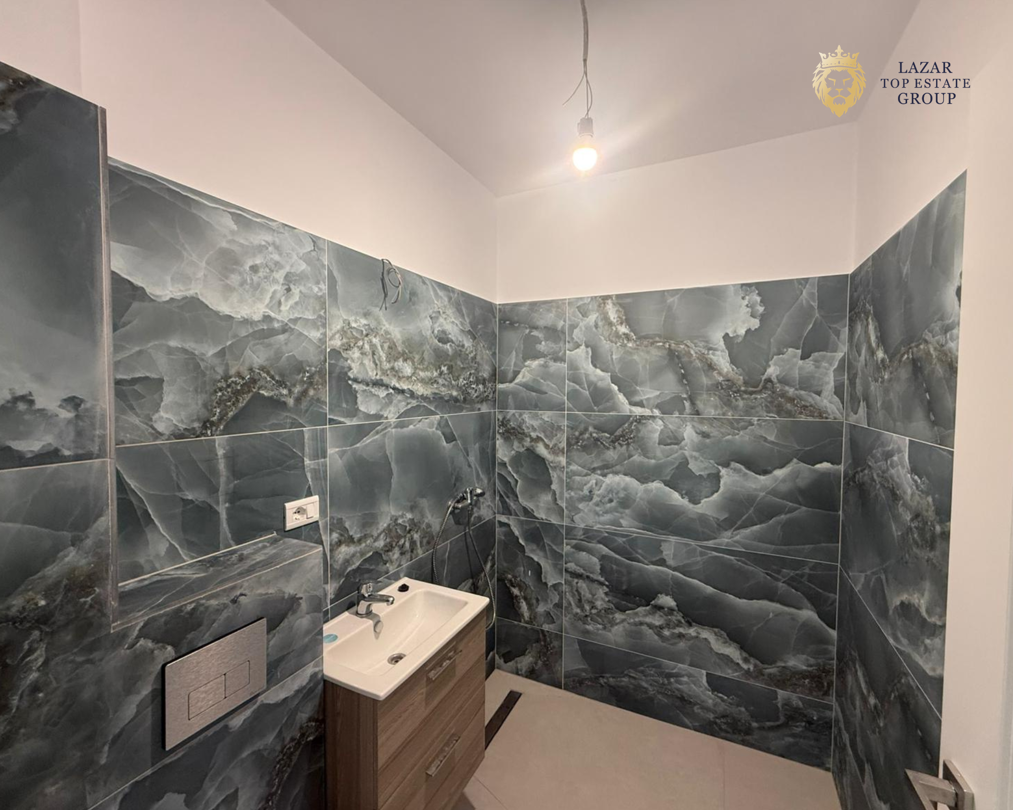 Apartament de vanzare 3 camere, Zona Gradiste