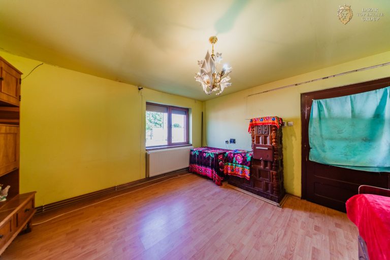 Casă cu 3 camere de vânzare in Vladimirescu