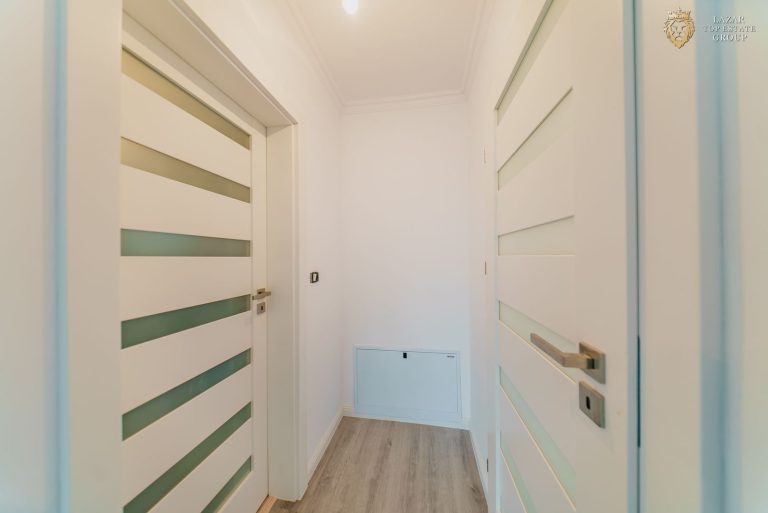 Vilă de vânzare cu 8 camere Zona Gai