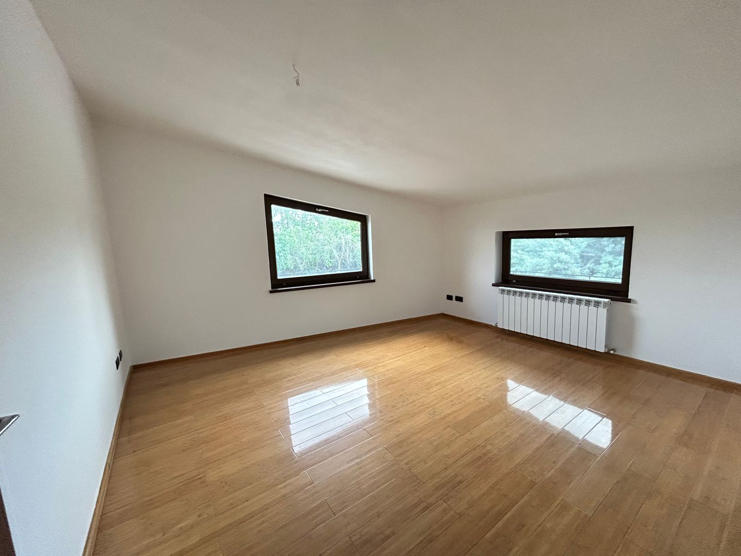 Spațiut de închiriat cu 7 camere, Zona Subcetate