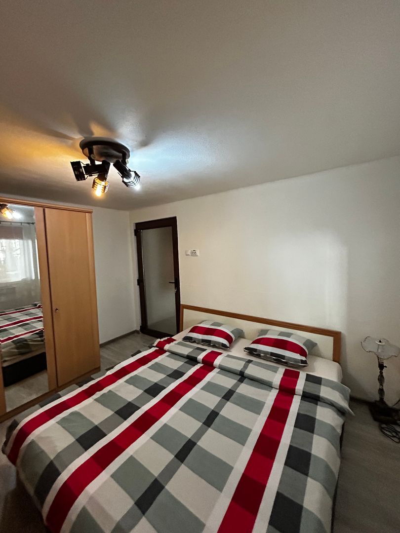 Apartament de inchiriat 2 camere, Zona Parneava