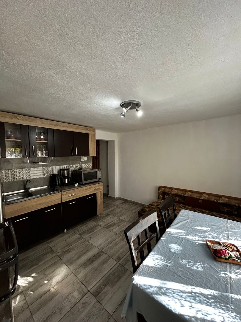 Apartament de inchiriat 2 camere, Zona Parneava