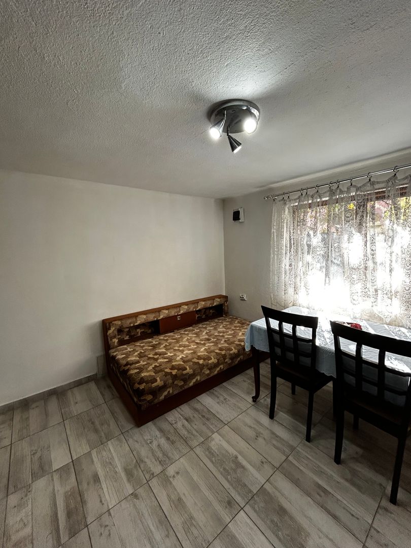 Apartament de inchiriat 2 camere, Zona Parneava