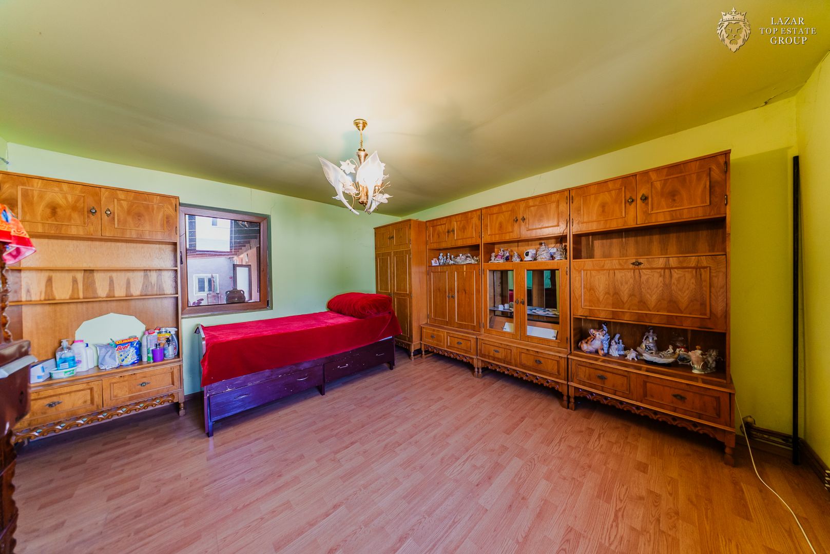 Casă cu 3 camere de vânzare in Vladimirescu