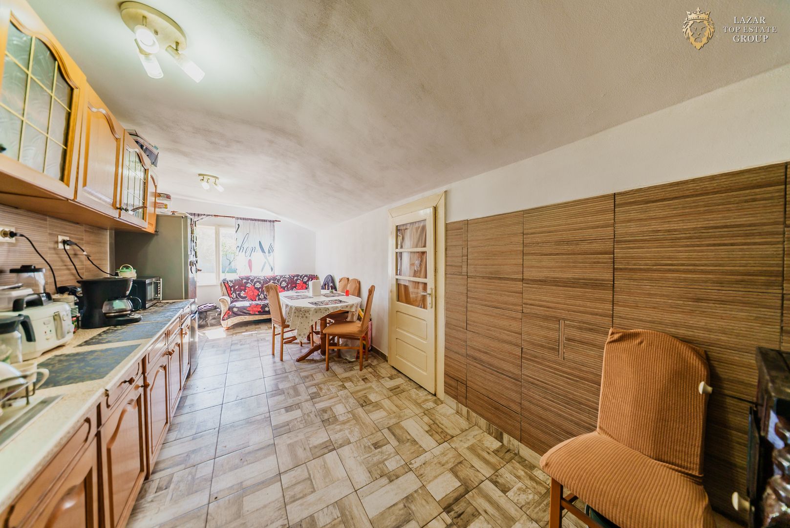 Casa de vanzare cu 3 camere Zarand