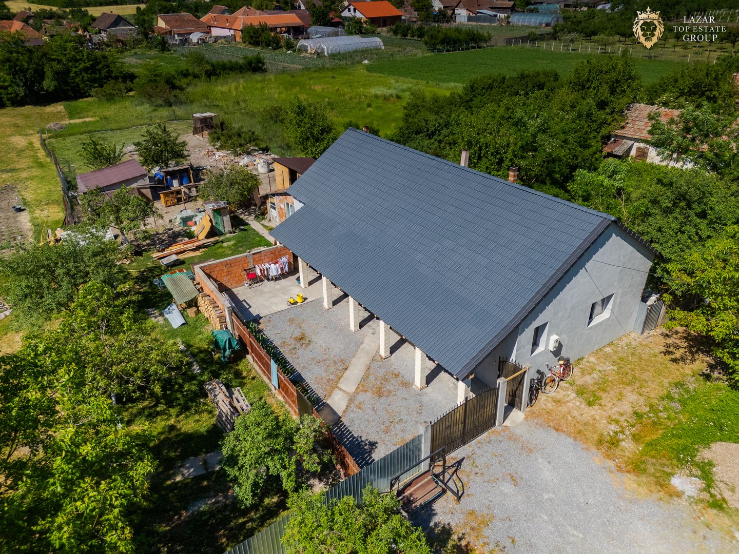 Casa de vanzare cu 3 camere Zarand